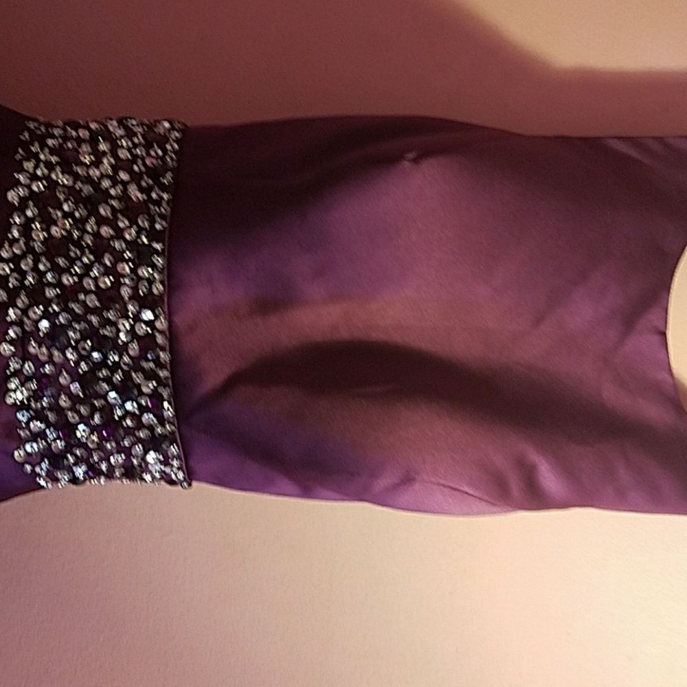 A beautiful midnight purple dress - Picture 2 of 3